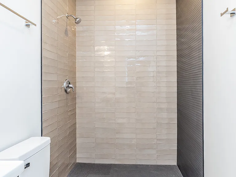 6031 S Vernon Ave #1 — Photo 16