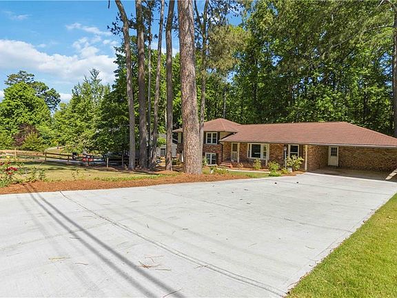 4th image of 2738 Foster Ridge Rd