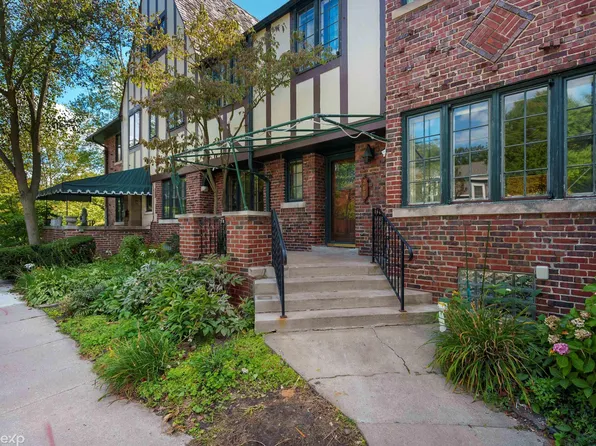 267 Roosevelt Pl, Grosse Pointe, MI 48230