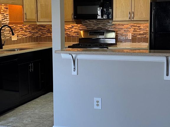 5th image of 1310 Sheridan Pl Unit 28