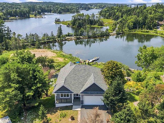 3rd image of 44 Whynachts Point Rd