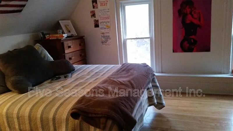 2 bed, 1.0 bath, 700 sqft, $2,200 — Photo 3