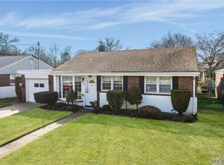 156 Westminster Rd, Lynbrook, NY 11563