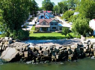 16 Rye Beach Rd, Huron, OH 44839