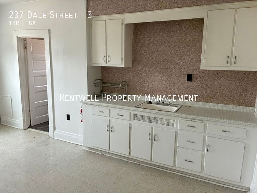 1st image of 237 Dale St APT 3
