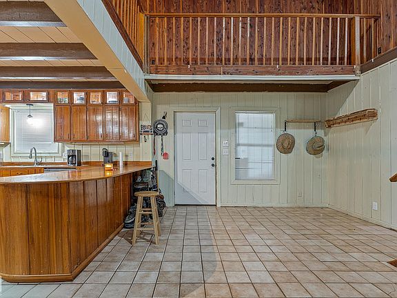 5th image of 20629 Myrna Rd