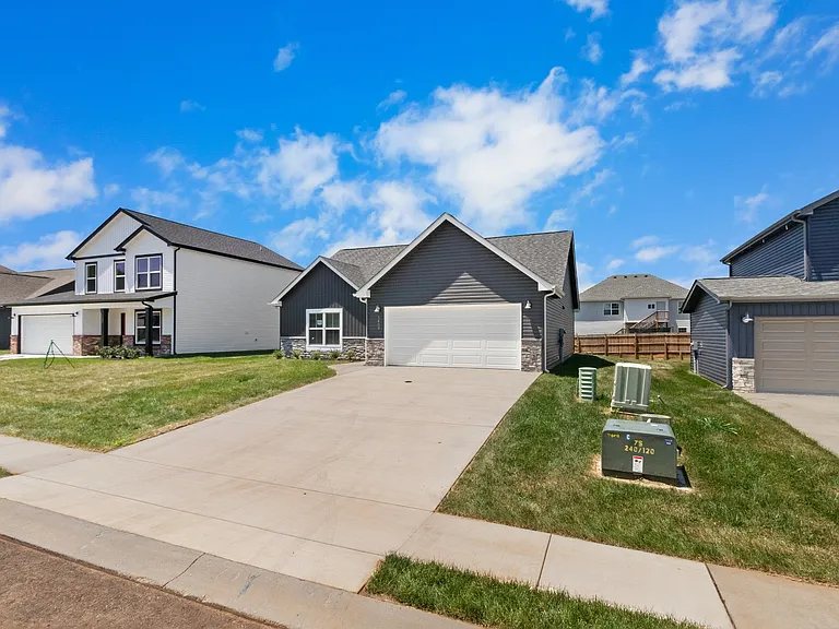 1402 Dan Brown Dr — Photo 5