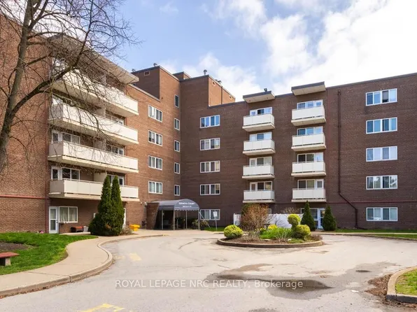 198 Scott St #410, Saint Catharines, ON L2N 5T3