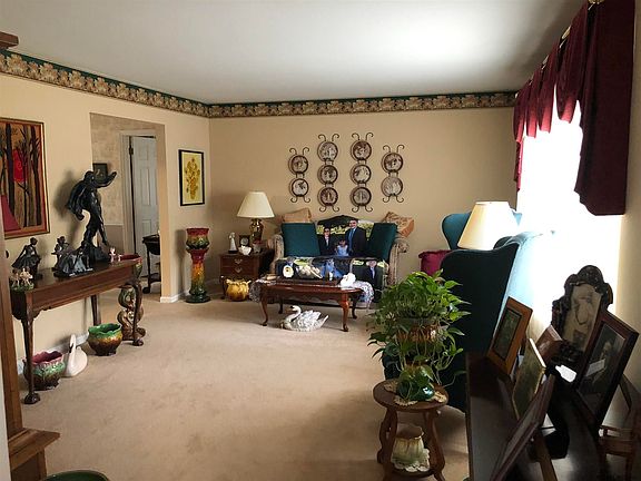 5th image of 41 Sandalwood Ln