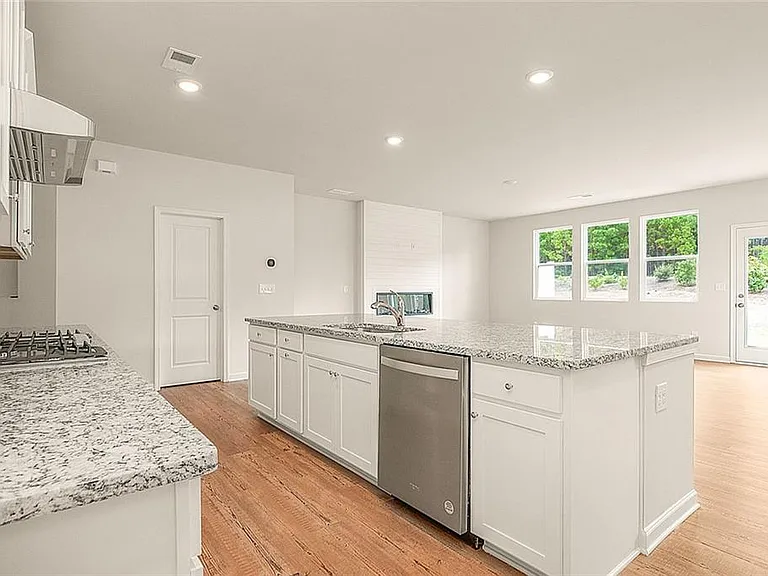 410 Point Place Dr — Photo 8