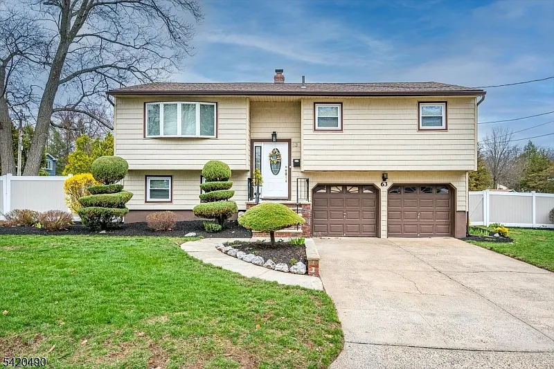 63 Arden St photo 1