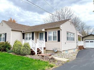 817 Lorane Rd, Reading, PA 19606