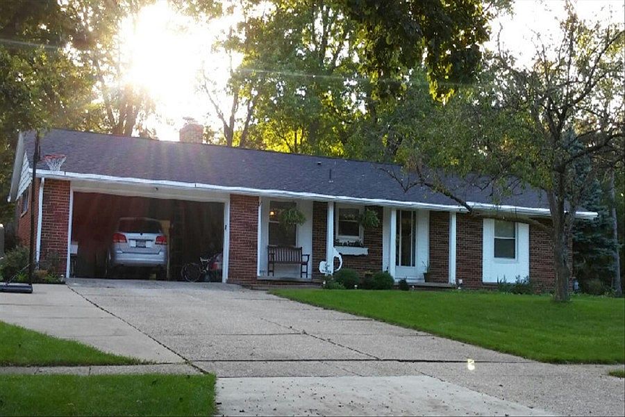 1st image of 565 Woodland Dr