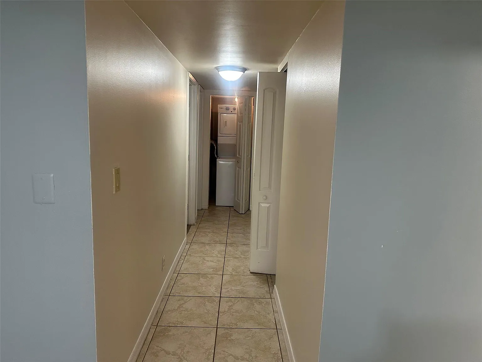 3 bed, 2.0 bath, 1080 sqft, $2,400 — Photo 4