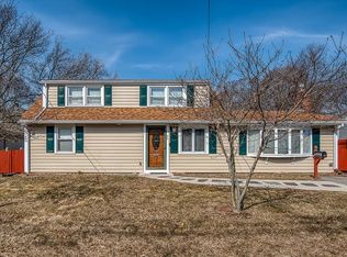 25 Forest St, Peabody, MA 01960