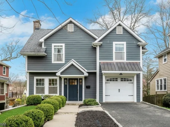 20 N Summit Ave, Chatham Boro, NJ 07928