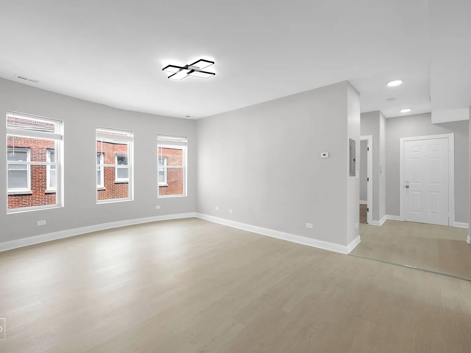 310 N Menard — Photo 3