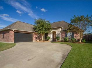 203 Meadow Lake Dr, Youngsville, LA 70592