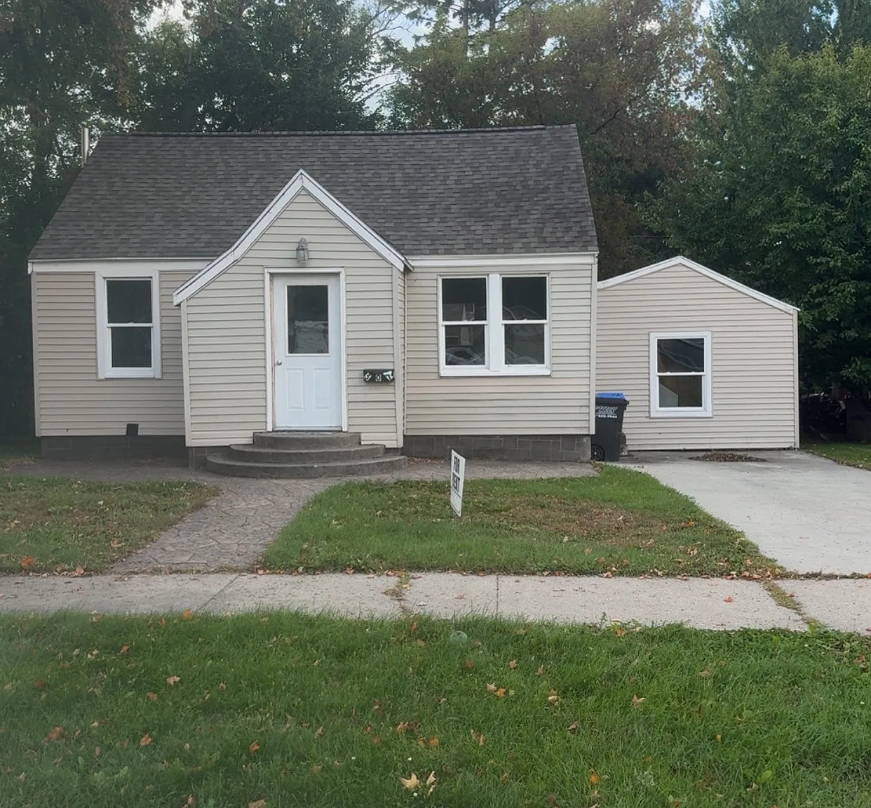 3 bed, 1132 sqft, $1,600 — Photo 1