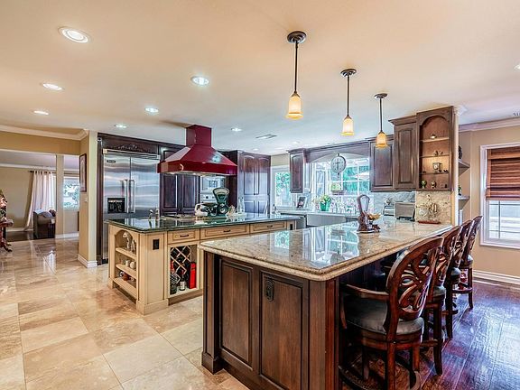 4th image of 5703 Willowtree Dr