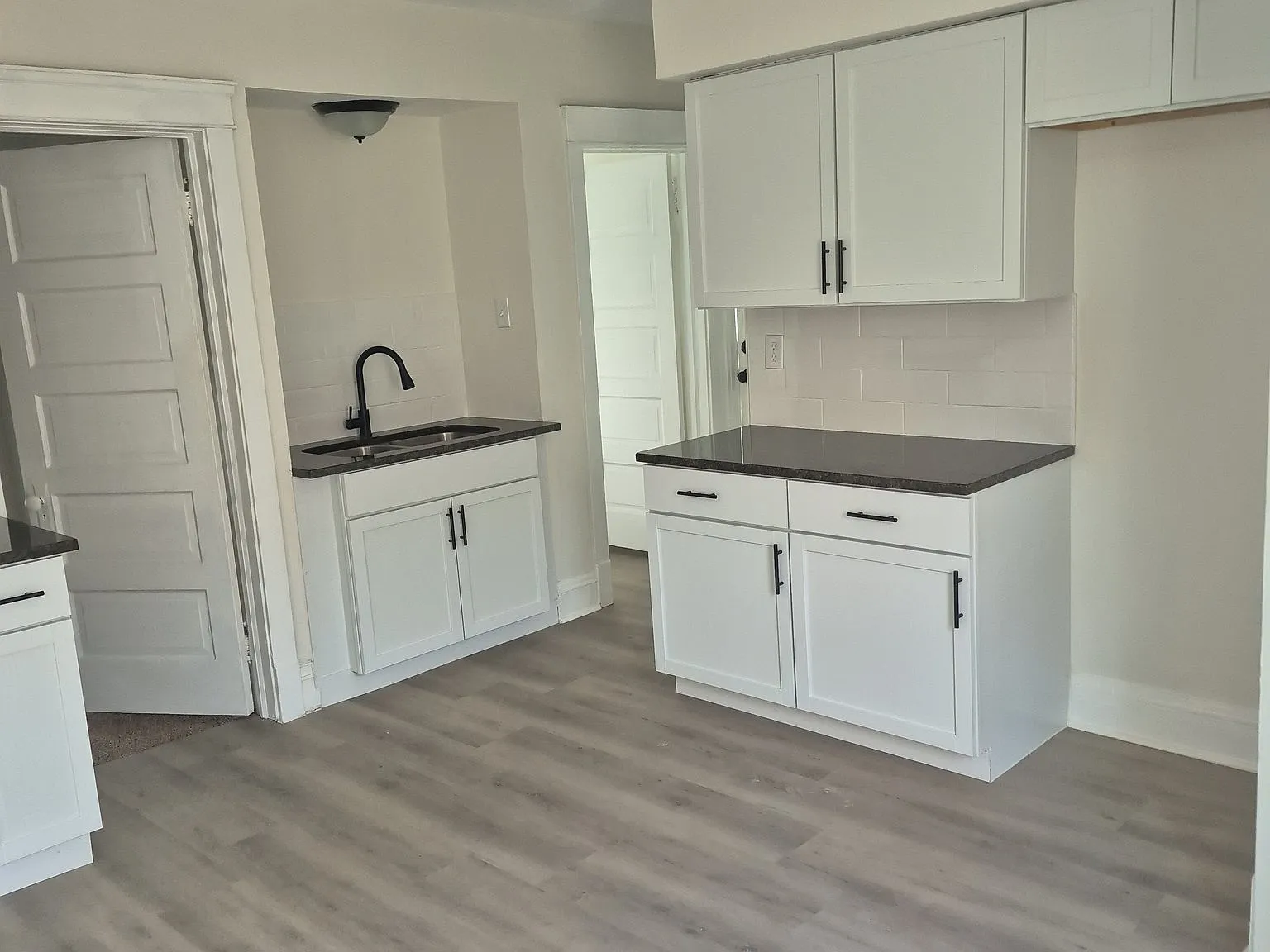 3 Bed Unit in Cleveland- $1400/mo - Available 8/28/2026 — Photo 4