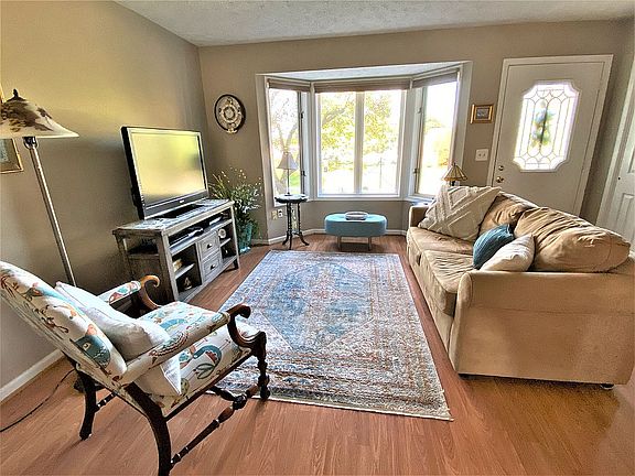 Spacious Living Room!