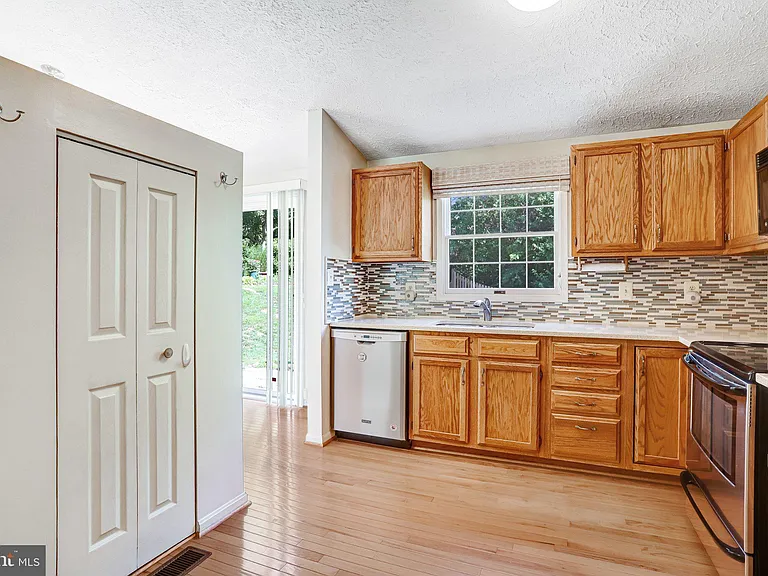 1803 E Beech Rd — Photo 12