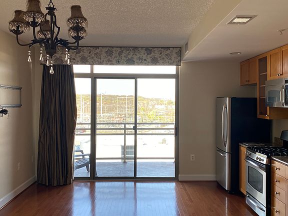 4th image of 3600 S Glebe Rd S #506