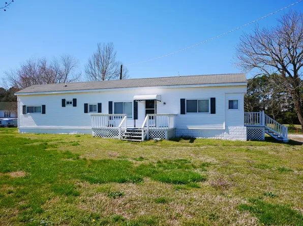 10208 Lankford Hwy, Birdsnest, VA 23307