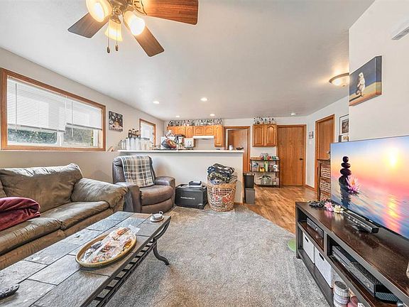 5th image of 1737 Evans St #1737