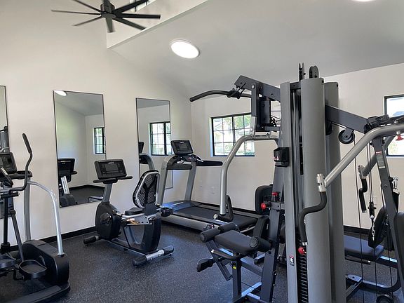 5th image of 901 Mohawk St #2B-2Ba-1278Sqft