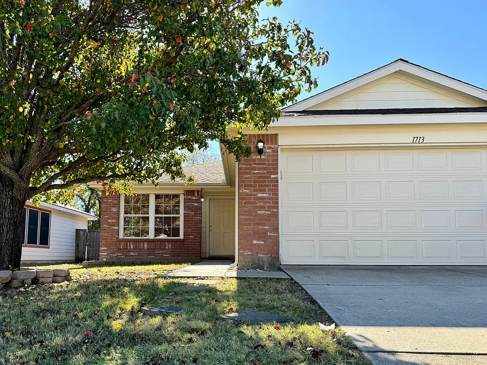 1713 Elm St