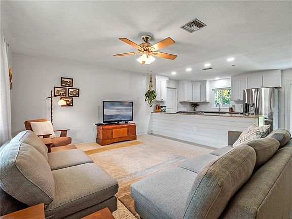 4th image of 507 Adirondack Ave