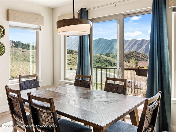 5th image of 380 Deer Valley Dr