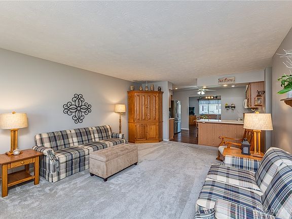5th image of 1823 Park Ave