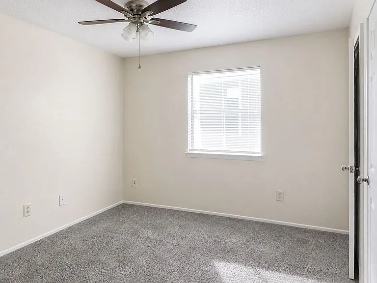 1224 Westway Cir — Photo 9