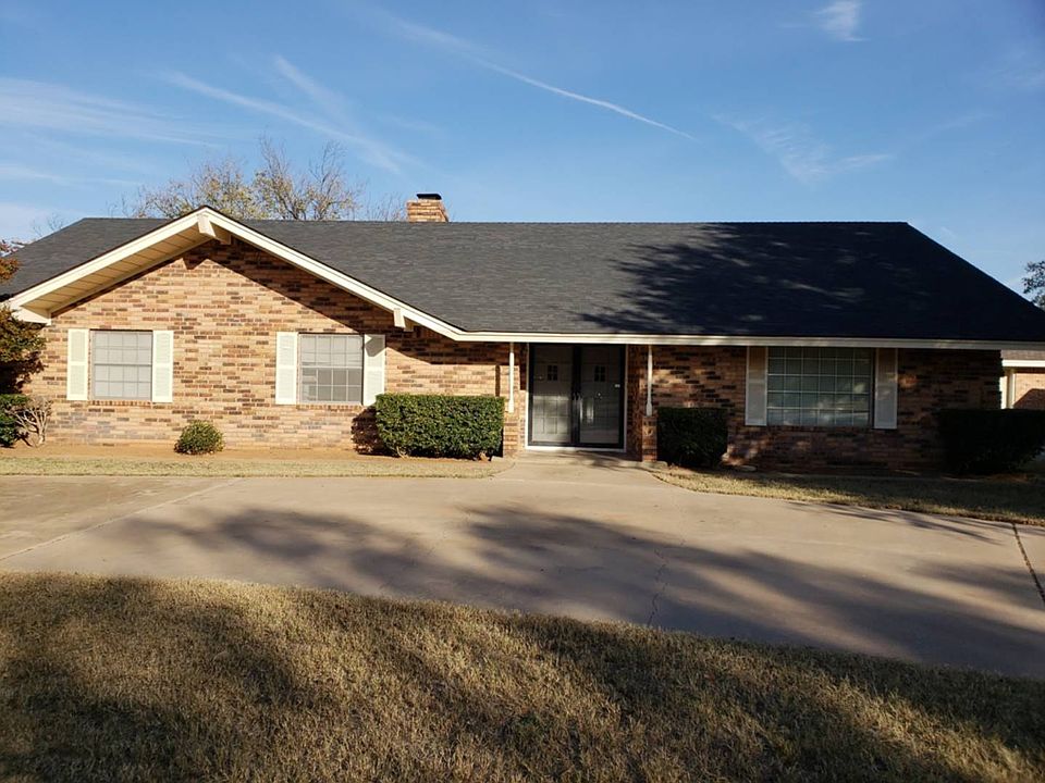 1st image of 2709 Oaklawn Dr