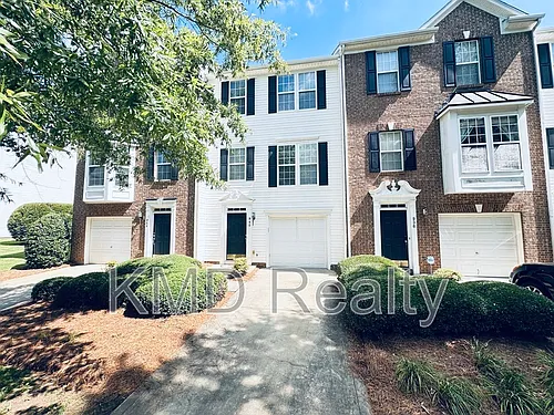 940 Tiger Ln Photo 1