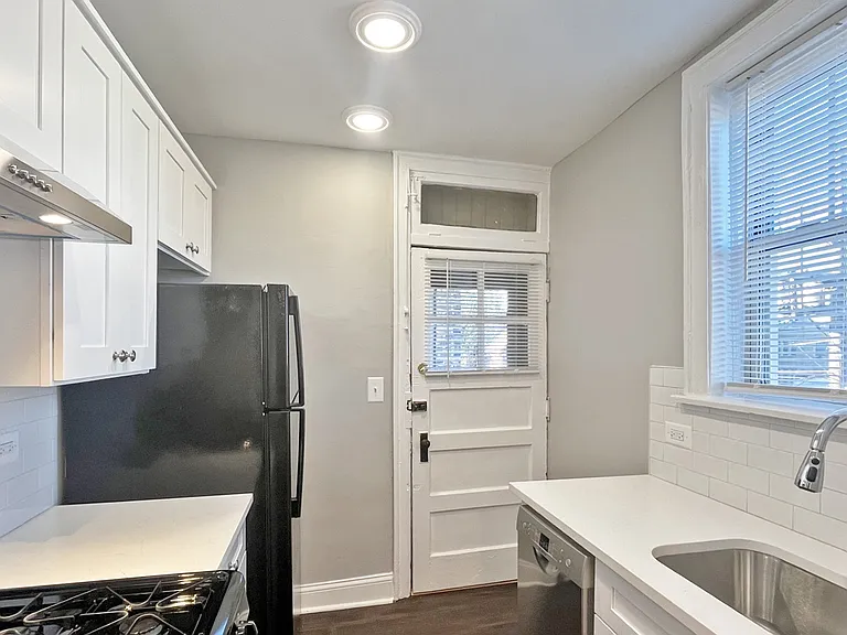 618-632 S. Austin Blvd. — Photo 1