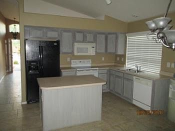 5th image of 106 W Dexter Way