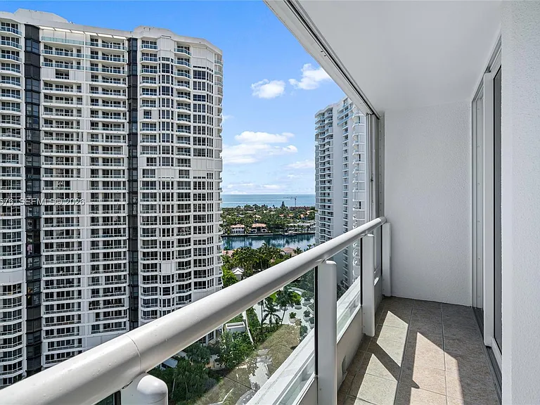 21055 Yacht Club Dr #1903 — Photo 29