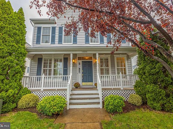 Beautiful curb appeal!