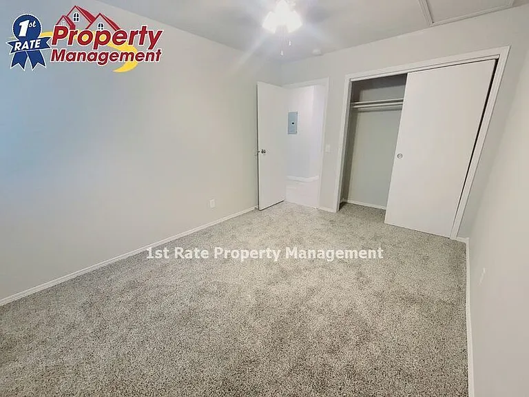4920 W Blodgett Ln #201 — Photo 9