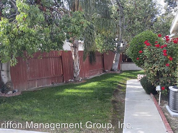5th image of 1074 Liverpool Ln
