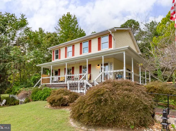 9952 Francis Folsom Dr, King George, VA 22485