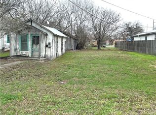 607 S Rachal St, Sinton, TX 78387
