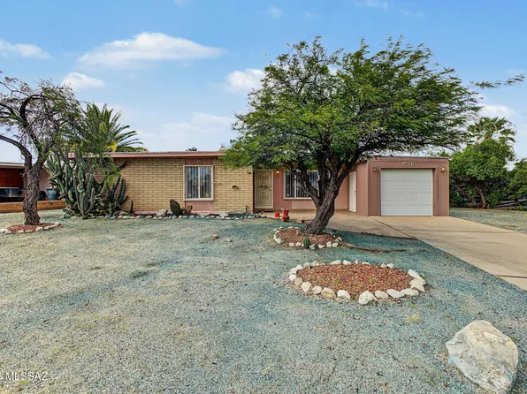 8251 E Escalante Rd, Tucson, AZ 85730