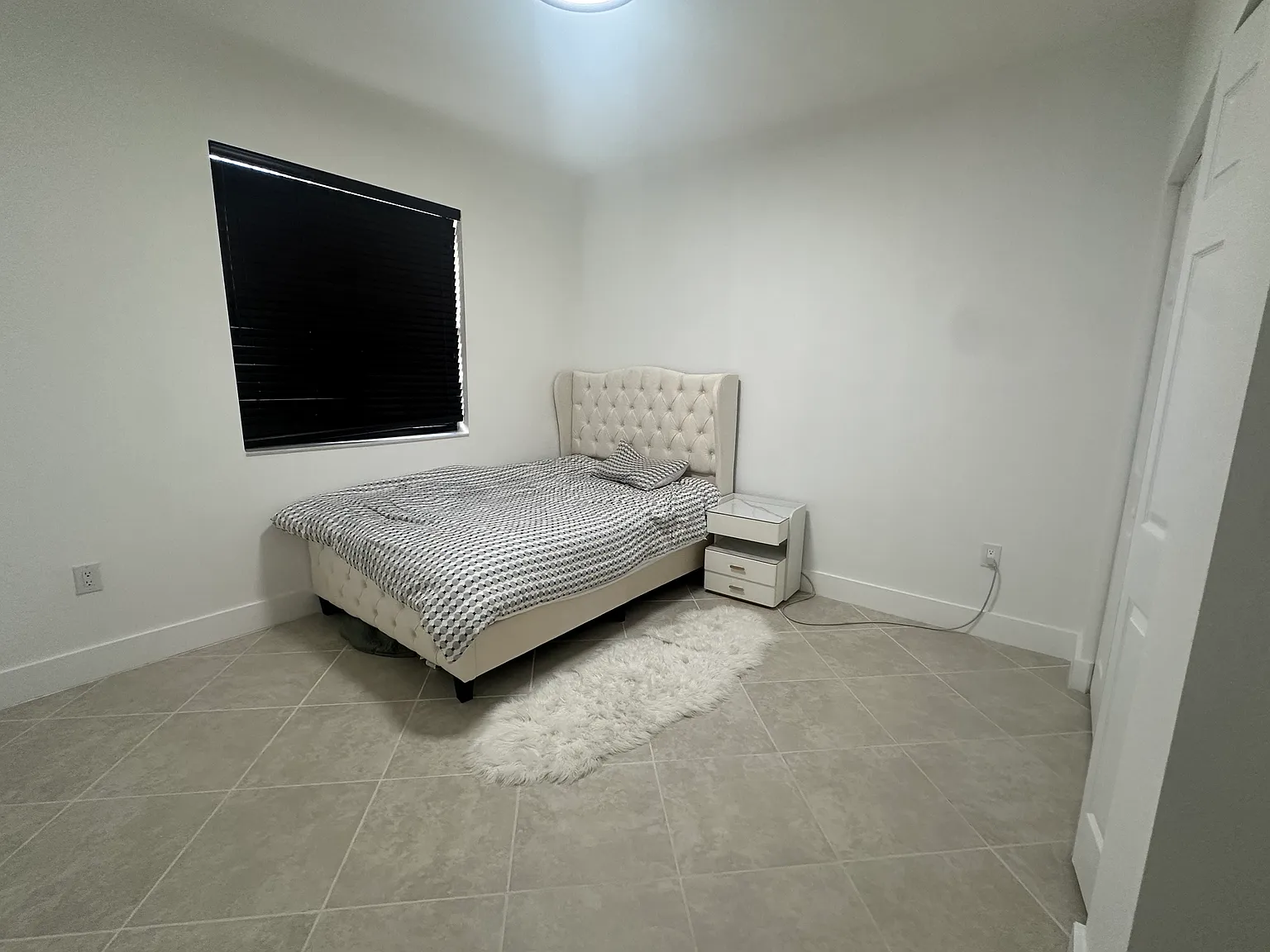 1 bed, 12 sqft, $900 — Photo 4
