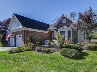 2 Country Club Dr, Monroe Township, NJ 08831