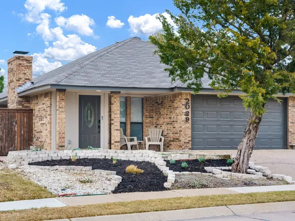 2029 Verlaine Dr, Carrollton, TX 75007